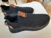 Buty sportowe czarne 40 mogą być dla chlopca albo dziewczyny