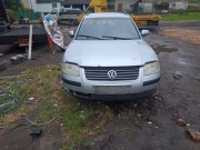 VW Passat B5 FL 00-05 Maska Zderzak Lampy Błotnik KOMPLETNY PRZÓD LA7W