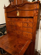 Stary sekretarzyk z XIX wieku