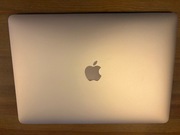 MacBook Air, 13", złoty, rok produkcji 2018