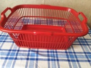 Stary kosz na pranie plastikowy czerwony PRL