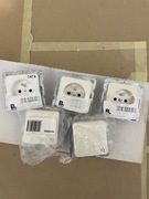 Berker moduł gniazdo zu z klapką krem