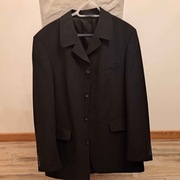 Super elegancki przedłużany żakiet w prążki.