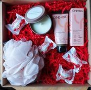 Prezent na walentynki dla kobiet. Uniwersalne kosmetyki i ładne opakowanie