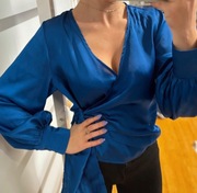 Niebieska koszula top satynowa piękna modna jesień koszula s