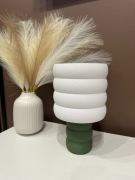 Nowoczesna lampka stołowa/nocna LED gwint e27