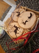 Zestaw 3 szt bombek z drewna obustronnie zdobionych 