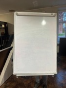 Flipchart na trónogu Bi-Office
