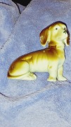 Porcelanowa stara figurka jamnik