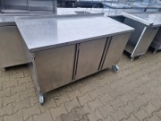 Stół Gastronomiczny Z 3 Drzwiami Otwieranymi Na Kołach 150/70/85