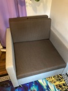 Sprzedał rozkładany nieużywany fotel
