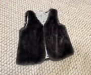 H&M kamizelka futerko bezrękawnik modna sesja święta 80 9/12M