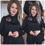 Bluzeczka z ozdobnym kwiatem dekolt I rękawek 5XL