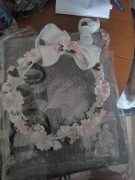 Wianek komunijny że spinkami 