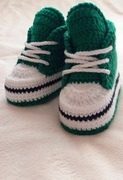 Ręcznie robione buciki niemowlęce zielono-białe 9 cm handmade