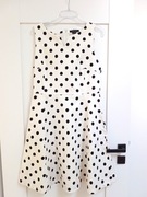 Biała retro rozkloszowana sukienka w kropki Sara Kelly 42XL w grochy 