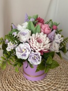 bukiet kwiatów mydlanych. flower box