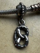 Pandora charms precel 