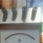Laboratoryjny amperomierz o zakresach 30/15/7,5 Ampera