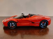 Model Ferrari Laferrari 1:24, oświetlenie, dźwięk silnika, dobra jakość 