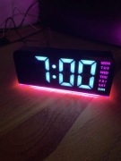 Nowoczesny Budzik LED z Podświetleniem RGB