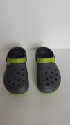 Crocs klapki Duet Max Clog Graphite r. M10 W12, czyli 43-44. Powystawowe