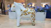 Figurka Konik  ceramiczny, ręcznie malowany zdobiony Bursztynem 