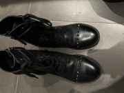 Trapery guess z ćwiekami 