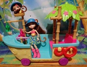 Lalka Enchantimals Merit Monkey z tropikalną łódką