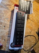 Akai LPD8 stan sklepowy