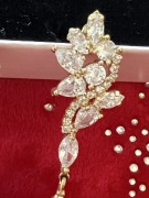 Zestaw biżuterii ślubnej kolczyki łańcuszek wsuwka do włosów szklane listki