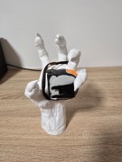 Dłoń umarlaka 25 cm – stojak / dekoracja – PLA – Halloween, gotycki styl