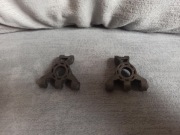 5555 Traxxas zwrotnice tył Jato 3.3 komplet czarny