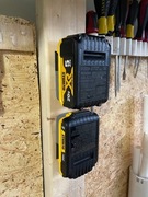 Montaż do baterii DeWalt 20V