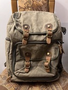 Impregnowany plecak na aparat fotograficzny z materiału Oxfort i skóry