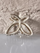 Biało-złota klamra do włosów kwiatkek