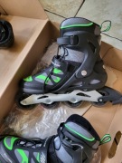 Rolki nowe rozm 45 zkompletem ochraniaczy