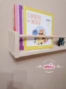 Półka wisząca na zabawki i książki dla dzieci, drewniana, naturalna.