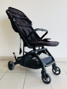 Easywalker Miley2 lekka, kompaktowa spacerówka w kolorze czarnym