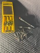 Zestaw precyzyjnych śrubokrętów i bitów MODECO – używany, komplet