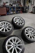 Koła 19” Jaguar XJ XF Alufelgi Opony 2020 r 275 40 R19 Idealny Stan