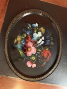 Malowana taca z kwiatami