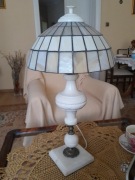 Lampa stołowa, z  białego  marmuru plus elementy  mosiężne w  stylu Tiffany