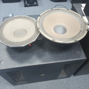 głośnik estradowy Turbosound  i gitarowy 15'' Monacor