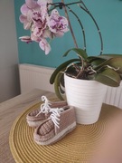 Ręcznie robione buciki niechodki z wełny 