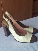 Buty ze skóry 40 lakierowane włoskie kremowe brązowe na słupku sandały