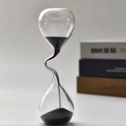 Curve Design Czarna Klepsydra – Nowoczesny Styl, Szklane Rzemiosło