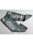 spodnie jeansowe r. 104 przetarcie jasnoszare