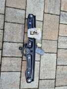 Mechanizm podnośnika szyby z silnikiem elektrycznym 