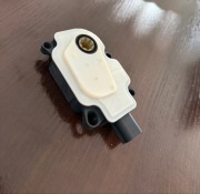 Moduł siłownik aktywnej żaluzji chłodnicy Ford Kuga Escape Fusion Edge